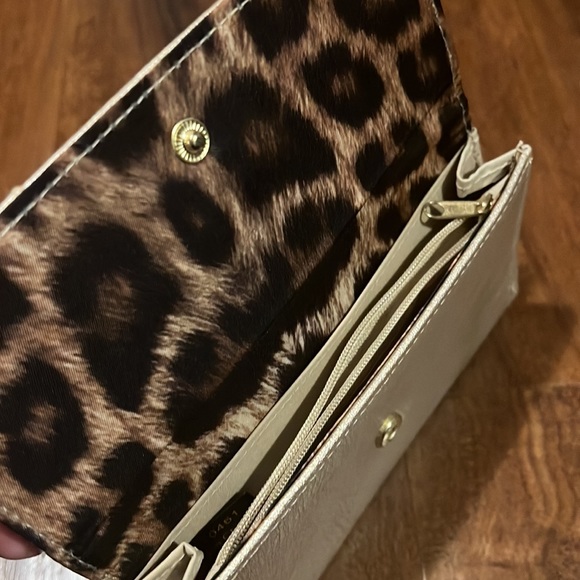 Jessica Simpson | Wallet - Picture 3 of 5